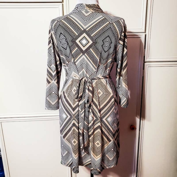 Charming Charlie Geometric Tie Back Dress - Picture 3 of 6
